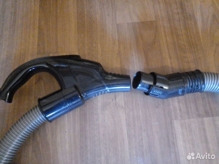 Шланг на пылесос.насадки