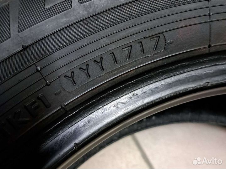 Yokohama BluEarth AE01 215/60 R16 99H