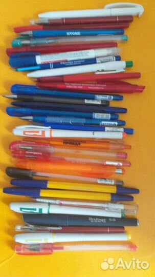 Разные ручки канцелярские