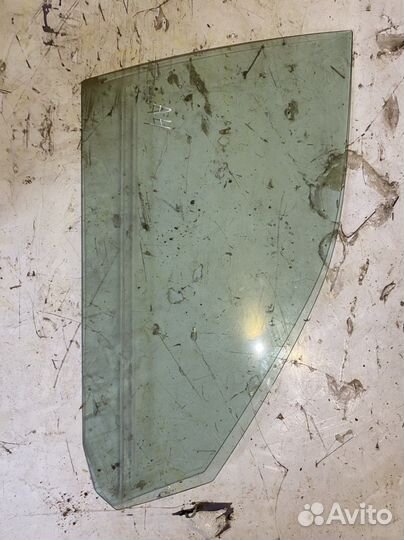 Стекло пассажирской двери skoda octavia tour