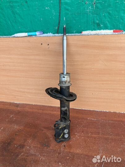 Амортизатор передний правый Hyundai Solaris 2013г