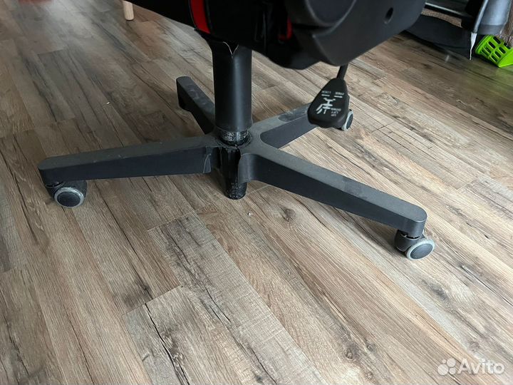 Игровой компьютерный стул бу