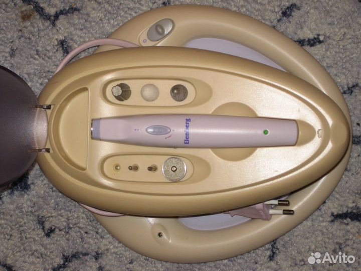 Маникюрный педикюрный набор с лампой уф