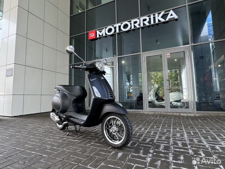 Vespa primavera 50 (2022, Nero Convinto)