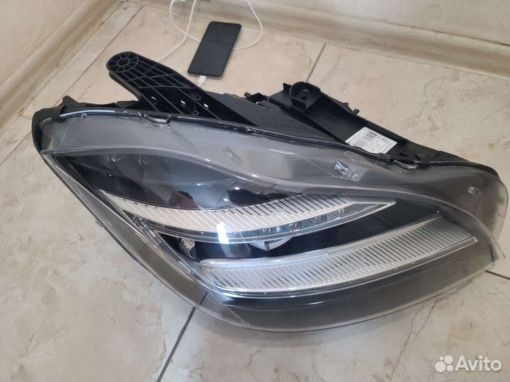 Фара Mercedes W218, Мерседес 218