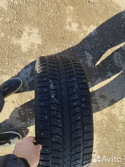 Dunlop SP Winter Ice 01 215/55 R16