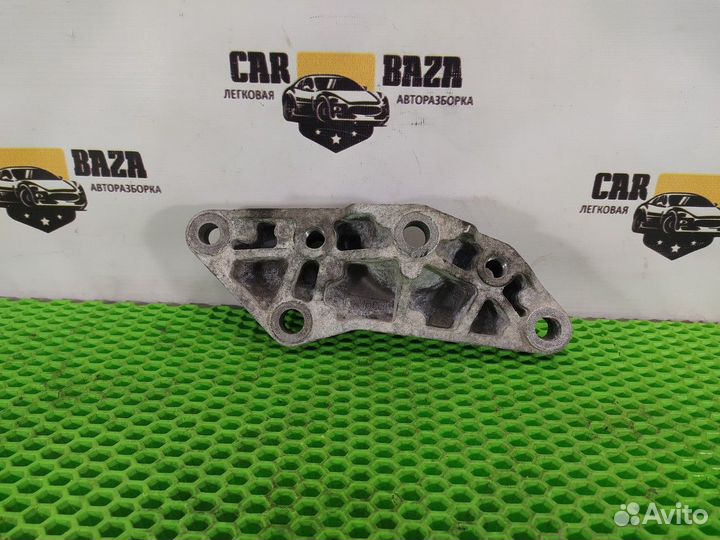 Кронштейн кпп Volvo XC60