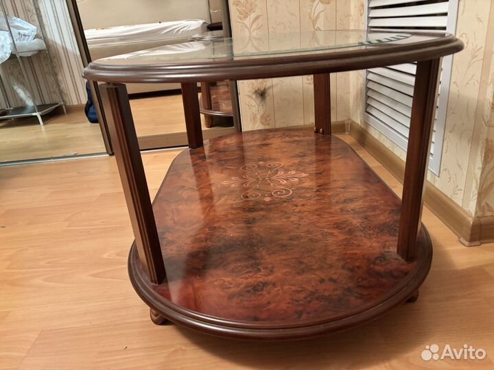 Стол из массива дерева