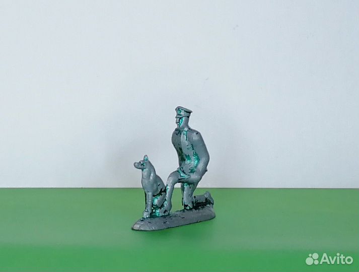 Солдатики СССР. зми. Пограничник с собакой
