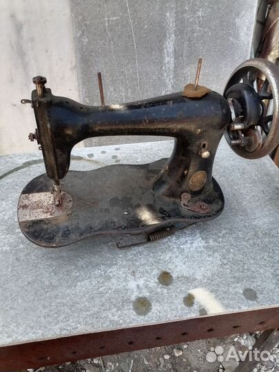 Швейная машинка singer