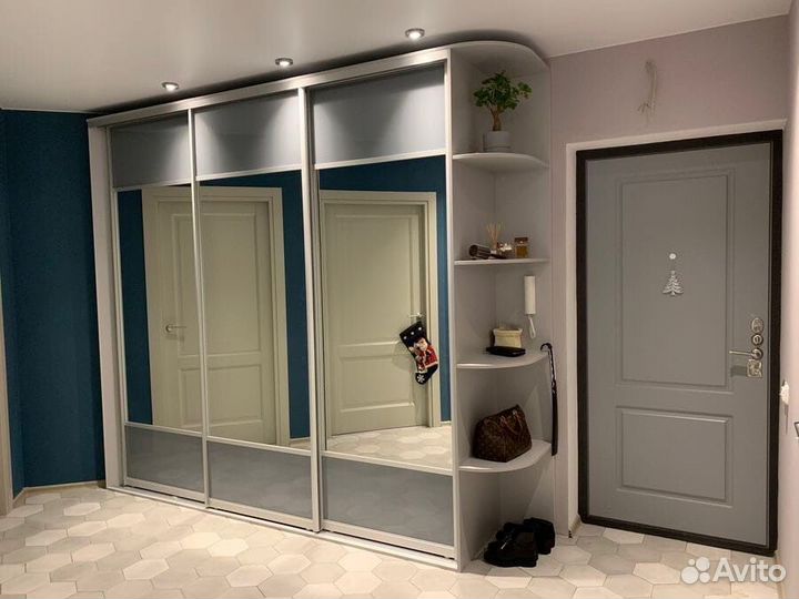 Шкаф в прихожую на заказ