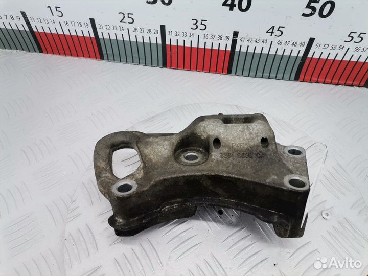 Кронштейн двигателя Ford Fiesta 5 2004