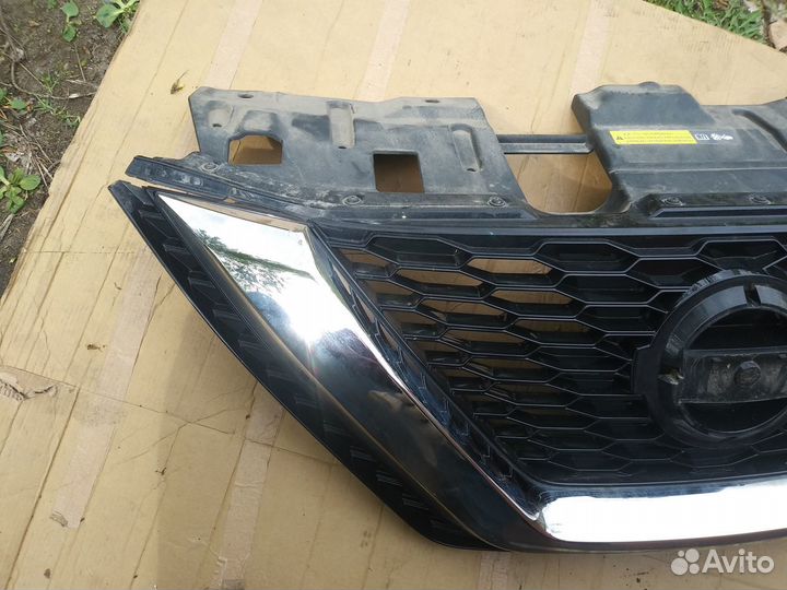 Решетка радиатора Nissan Qashqai J11 рестайлинг