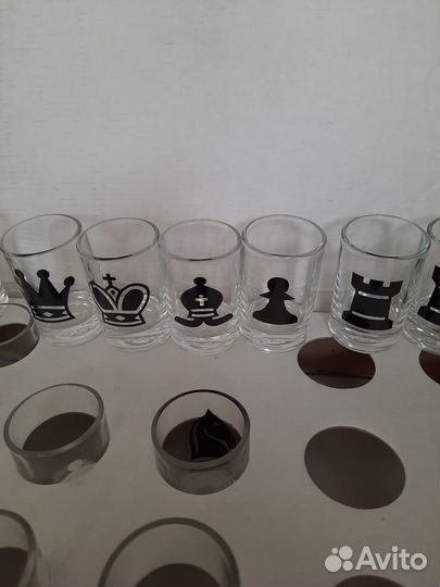 Подарочный набор шахматы с водочными стопками