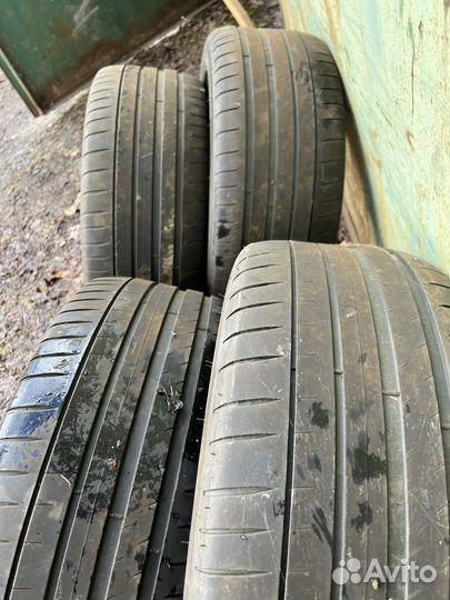 Michelin Pilot Sport 4 245/45 R17