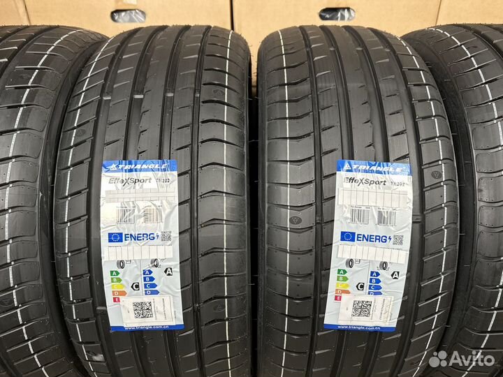 Triangle EffeXSport TH202 215/35 R19 96V