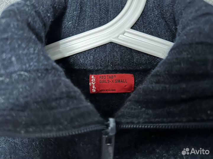 Свитер levis xs