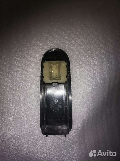 Переключатель электростеклоподъемника Renault