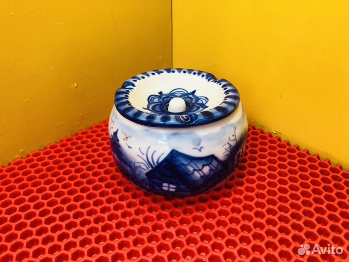 Z.8123 пепельница Гжель