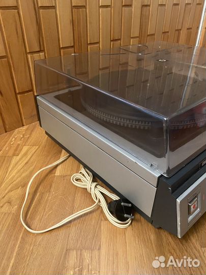 Виниловый проигрыватель