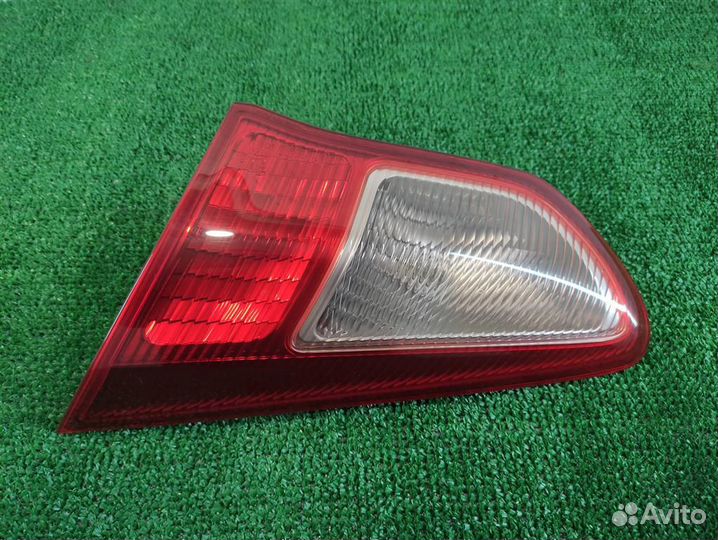 Фонарь задний внутренний правый Mitsubishi Lancer