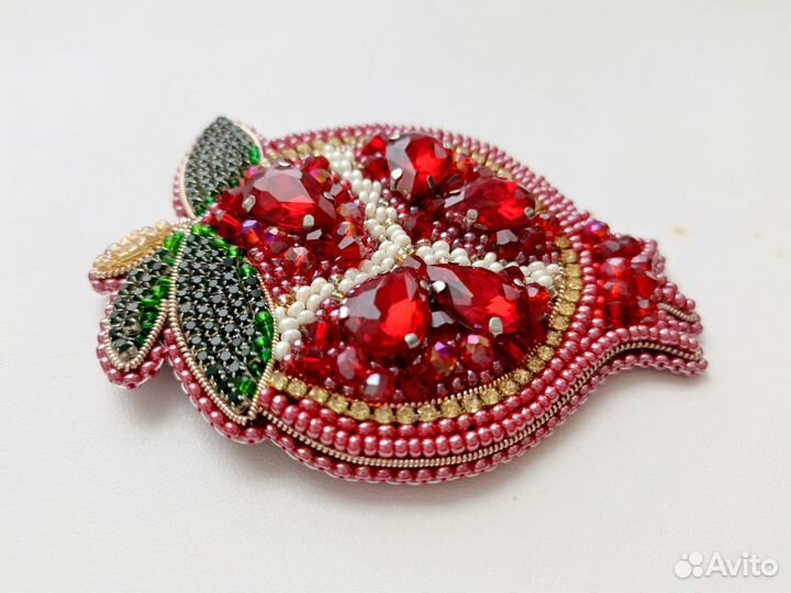 Брошь ручной работы 