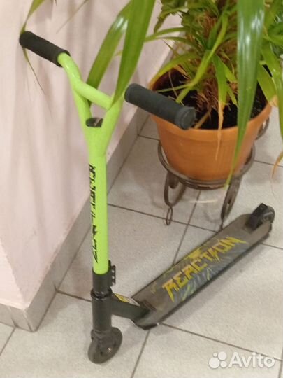 Самокат трюковой reaction