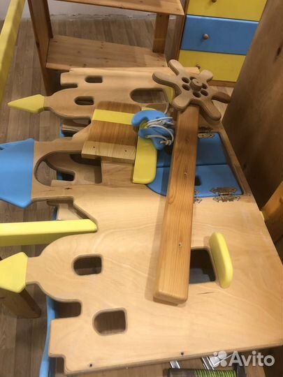 Двухъярусная кровать со шкафом и столом