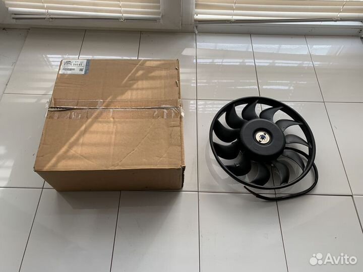 Вентилятор радиатора Audi A4/Avant 01-08 Новый