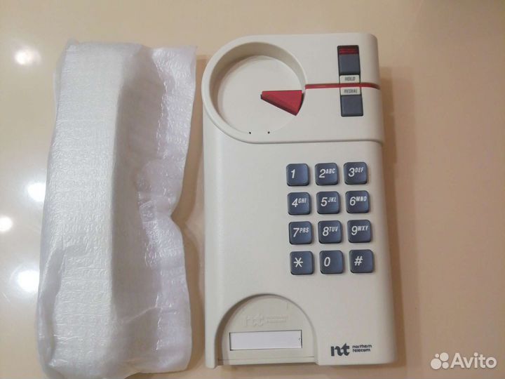 Телефон кнопочный ретро