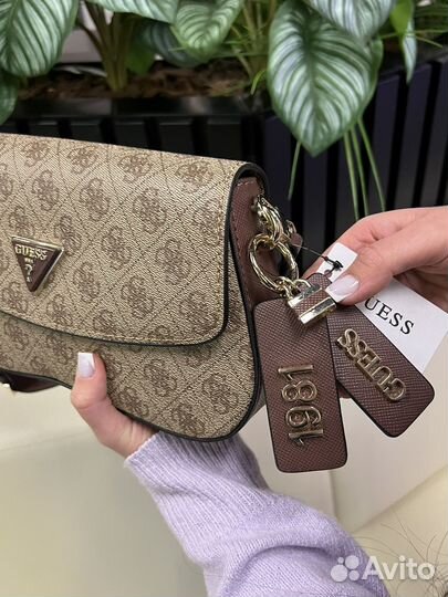 Смука Guess новая