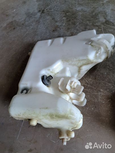 Бачок омывателя Mercedes W211