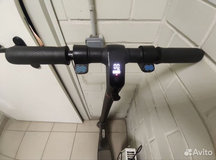 Joyor A3 черный. Электросамокат