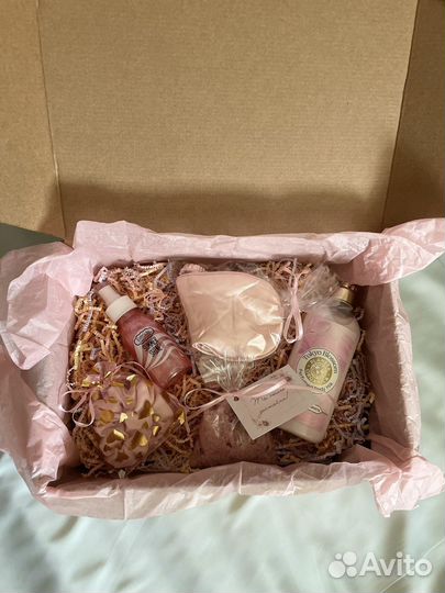 Подарочный бокс из косметики