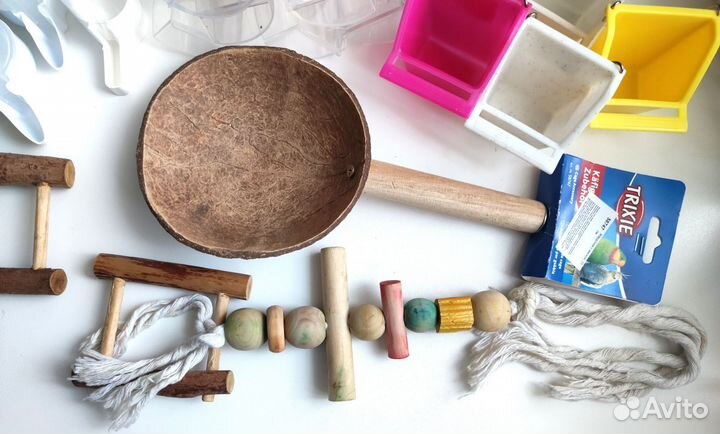 Кормушки поилки аксессуары для птиц