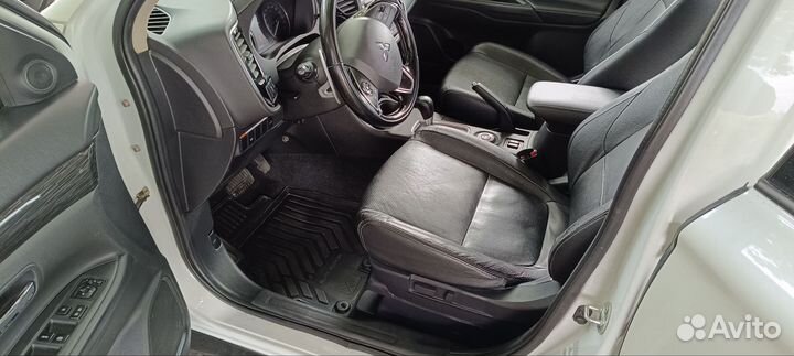 Mitsubishi Outlander, 2015