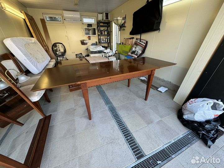 Стол кухонный