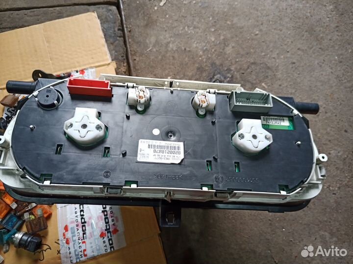 Приборная панель Renault Laguna 2