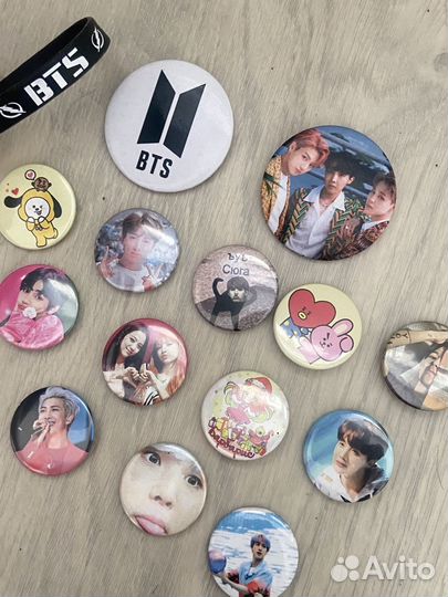 BTS значки и карточки