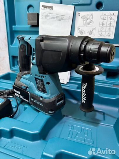 Перфоратор аккумуляторный Makita DHR242RT Новый