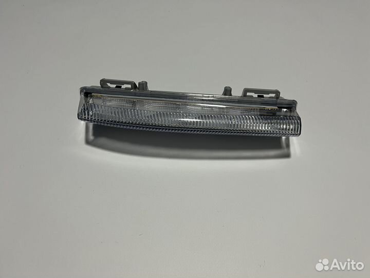 Правый ходовой огонь Mercedes W204 Mercedes W212