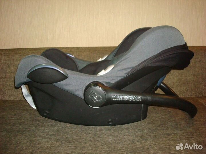 Автолюлька Maxi Cosi Cabrio fix (0+)