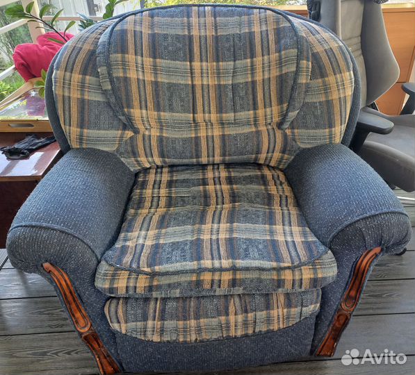 Диван раскладной и два раскладных кресла б/у