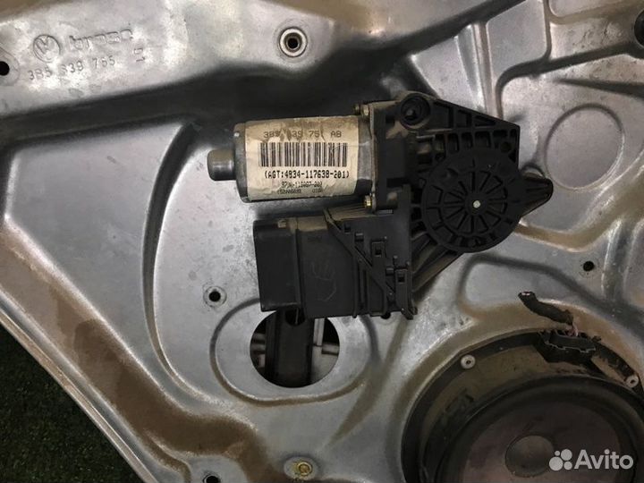 Стеклоподъемник задний левый Volkswagen Passat B5