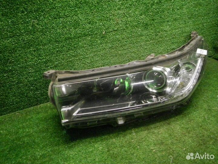 Фара левая Toyota Highlander