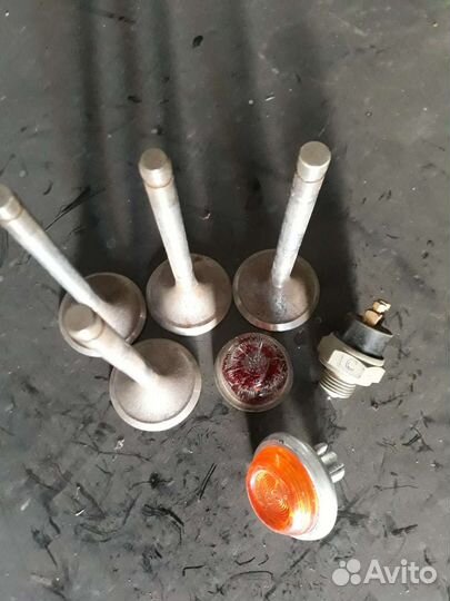 Стекла фар. Волга