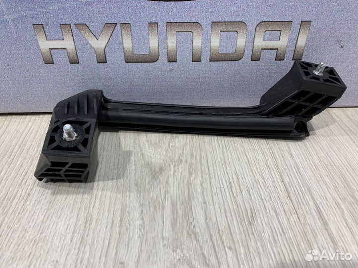 Направляющая стекла Hyundai solaris Прав