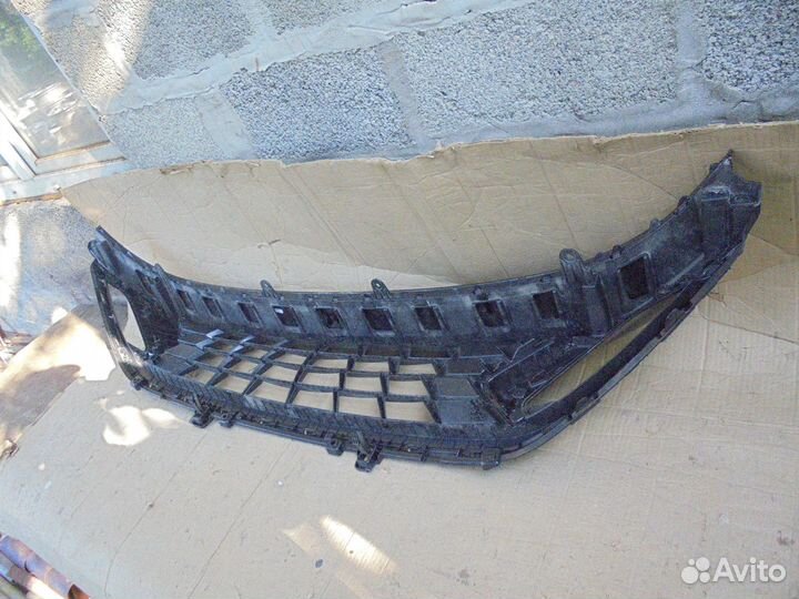 Решетка переднего бампера нижняя KIA Cerato 4 рест