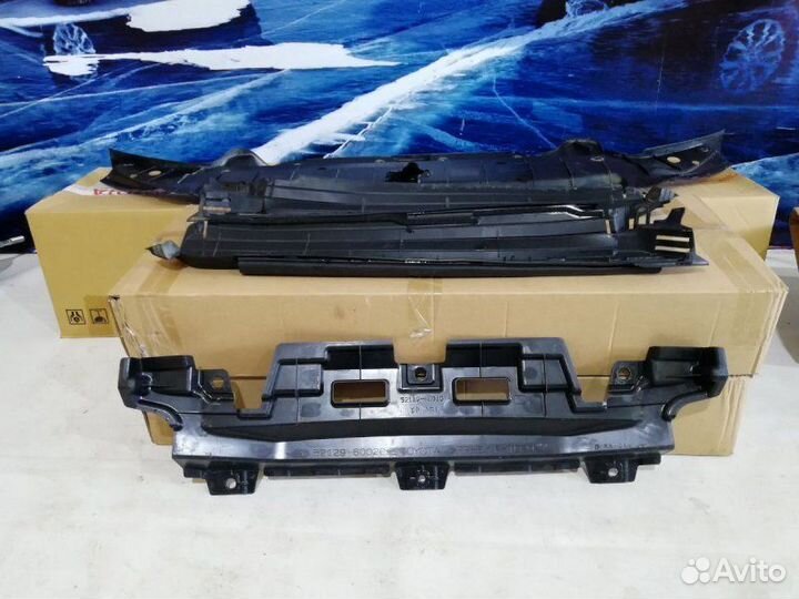 Накладка радиатора Toyota Land Cruiser Prado 150