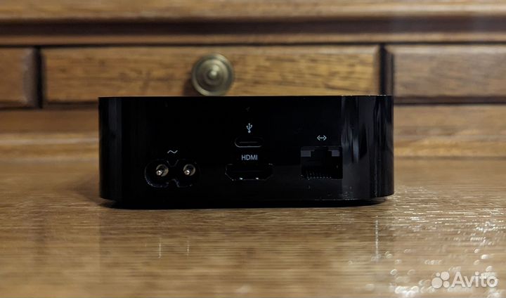 Apple TV 4 64gb (A1625)